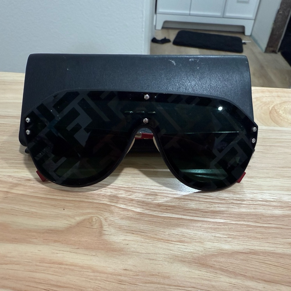 Fendi Black Oversized Sunglasses